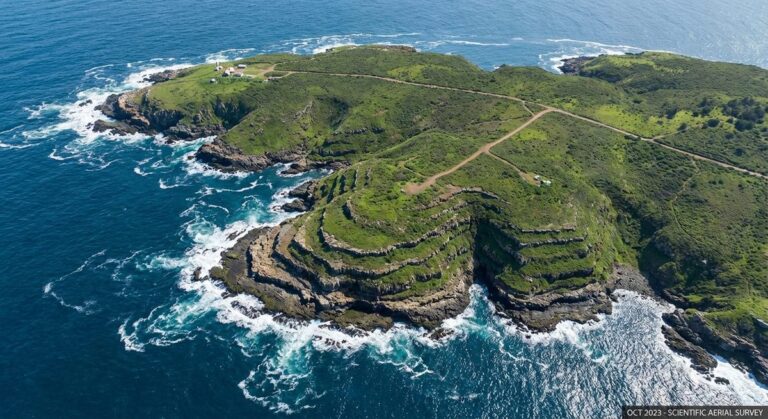Isla Santa María terrazas marinas alzamiento