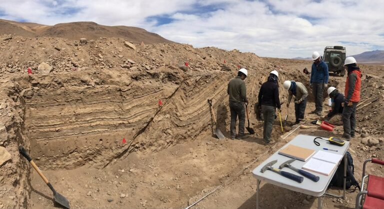 Trinchera geológica falla Mesamavida precordillera